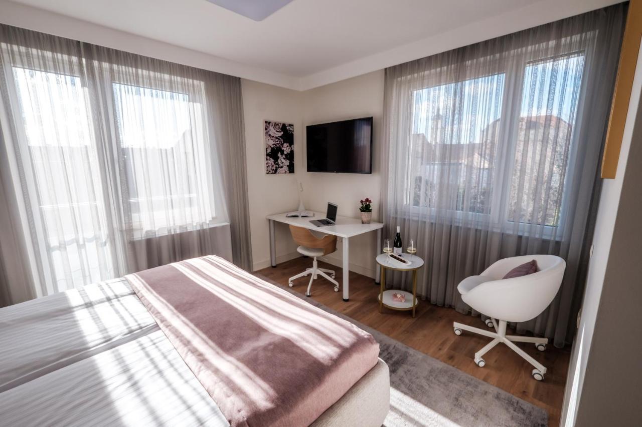 Adele Apartments 佩奇 外观 照片